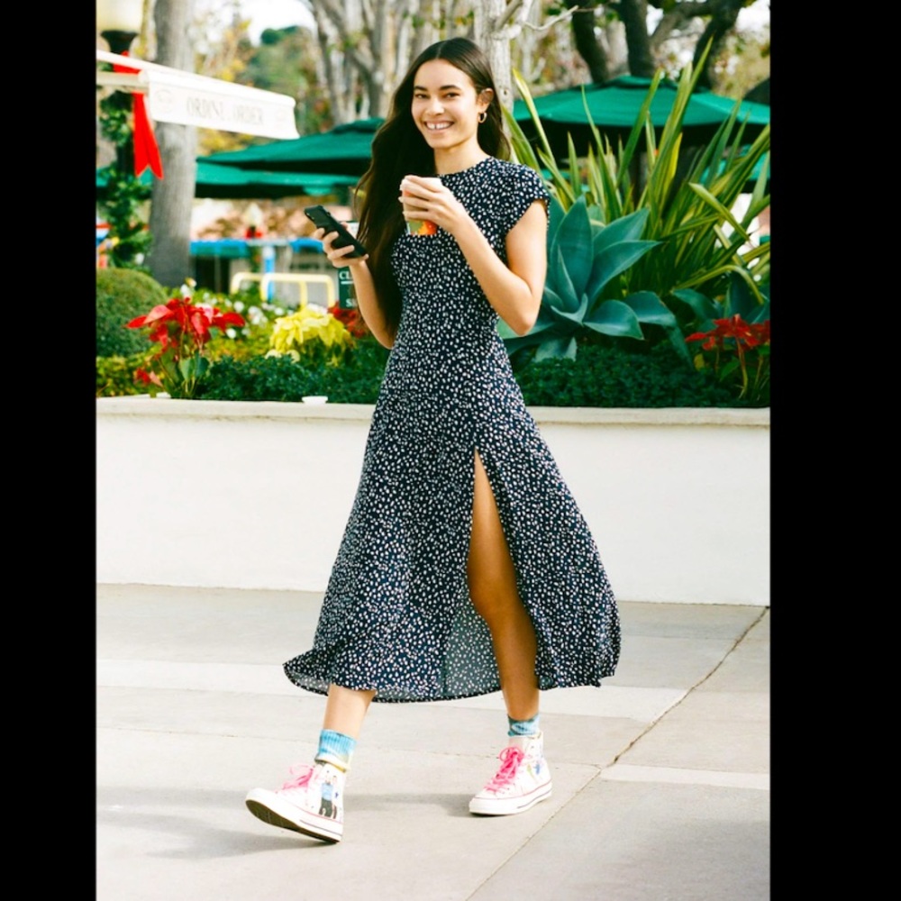 Urban Outfitters Lindsey Dress Cap Sleeve Midi